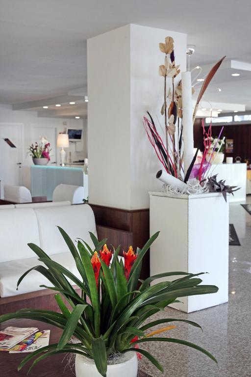Hotel Bel Air Riccione Kültér fotó